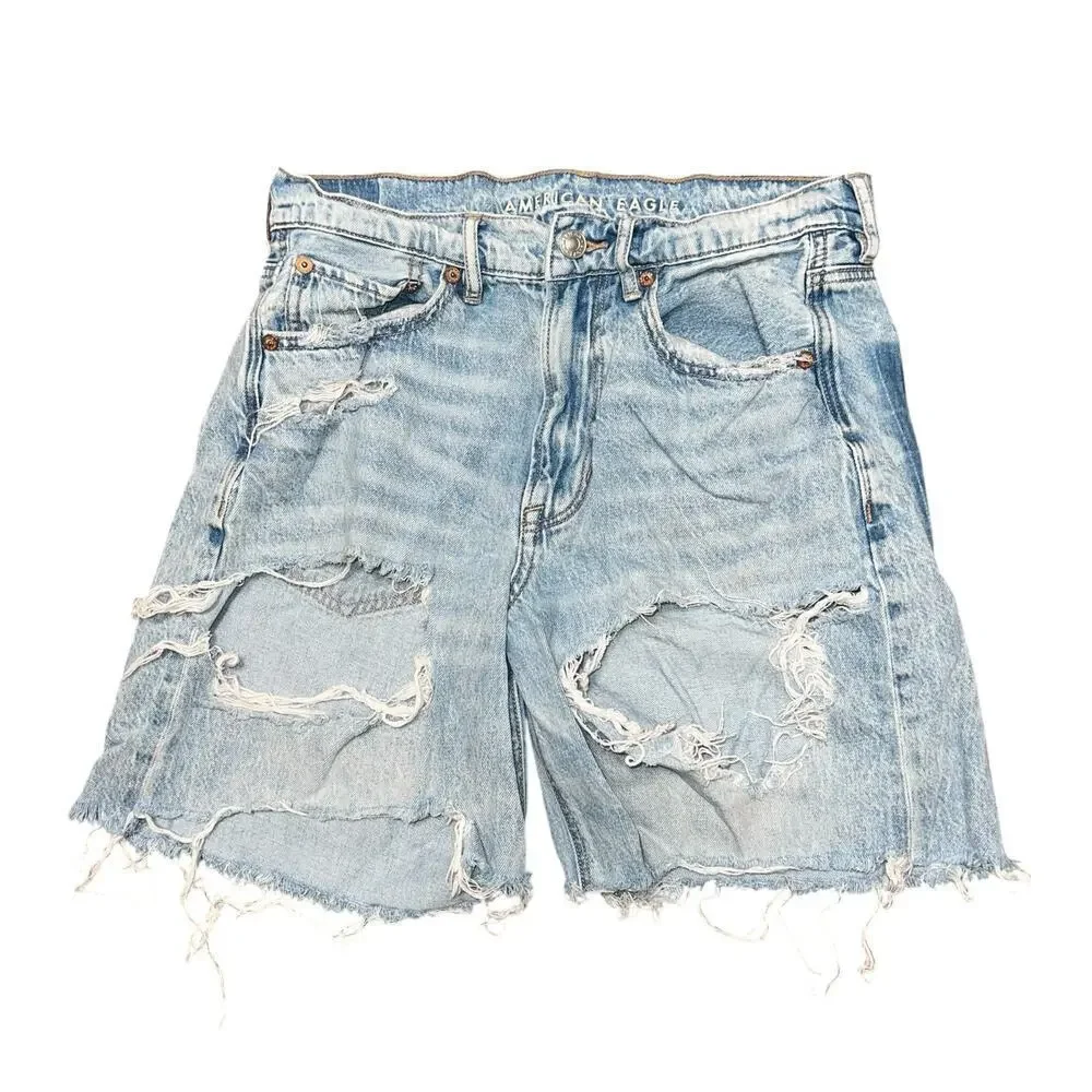 AMERICAN EAGLE Super High-Rise Baggy Wide Leg Light Wash Jean Shorts Size 6